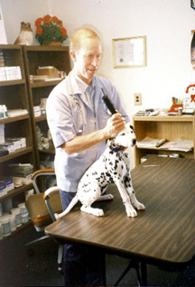 Dr. DeHaan demonstrating AK procedure